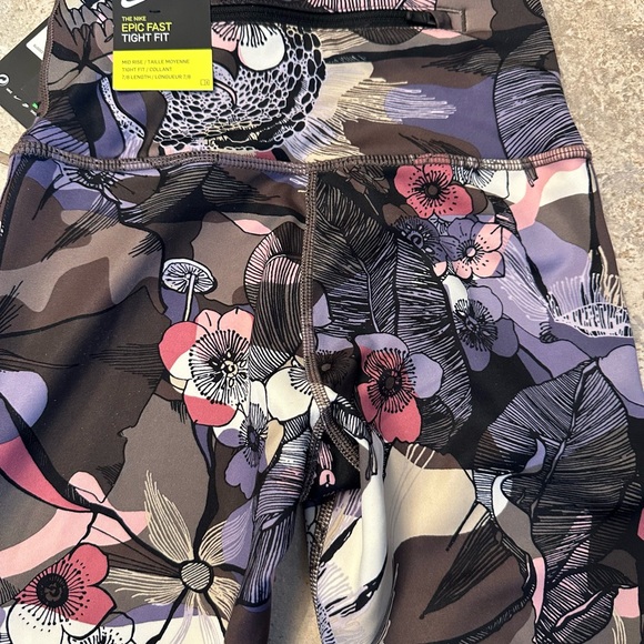 Women’s Nike XXS BOLD Floral Epic Fast Mid Rise Tight Fit 7/8 length - Picture 5 of 5